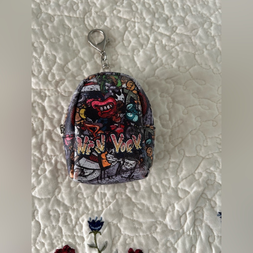 New York graffiti coin purse